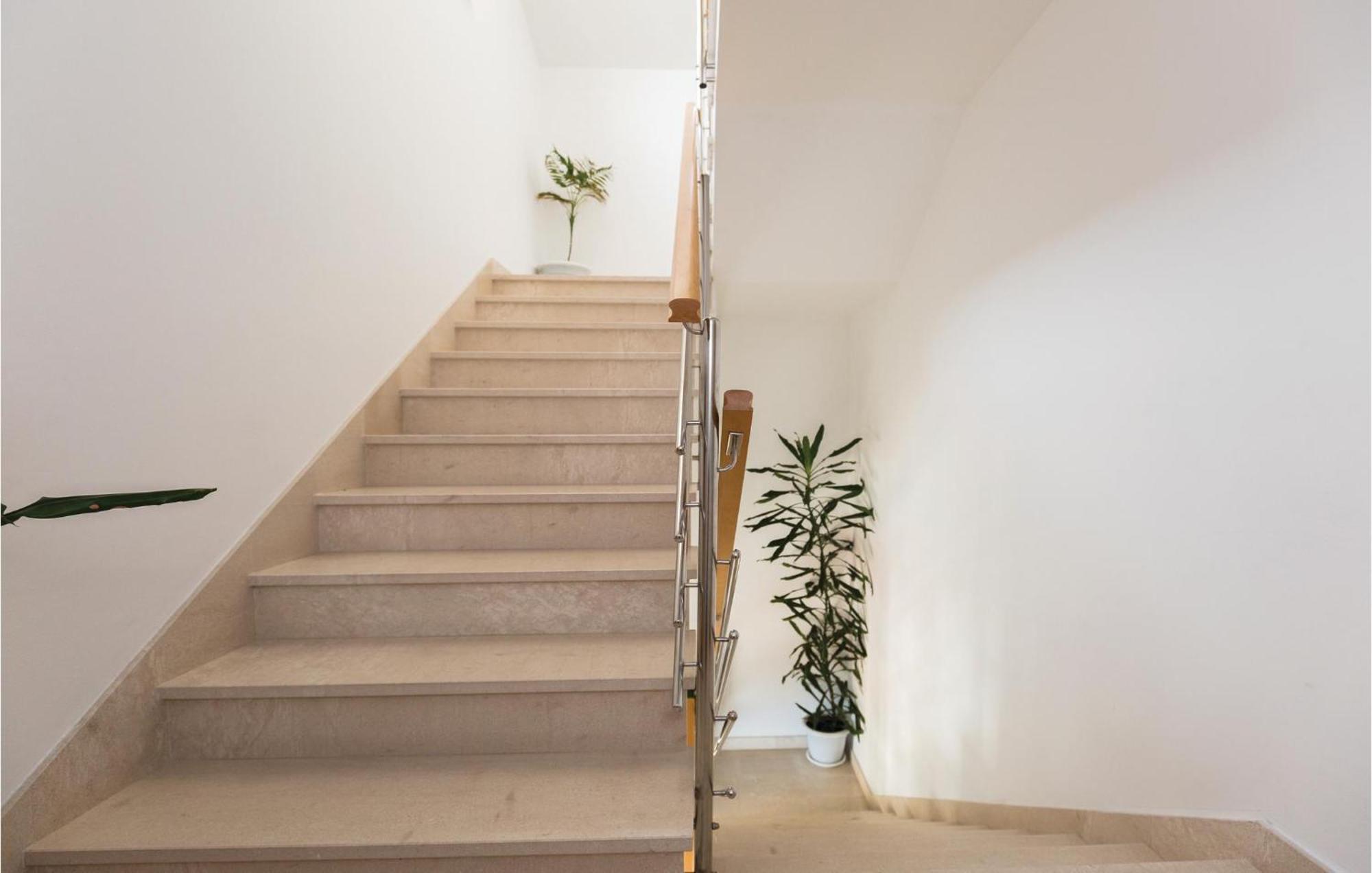 Stunning Apartment In Makarska With Wifi ภายนอก รูปภาพ