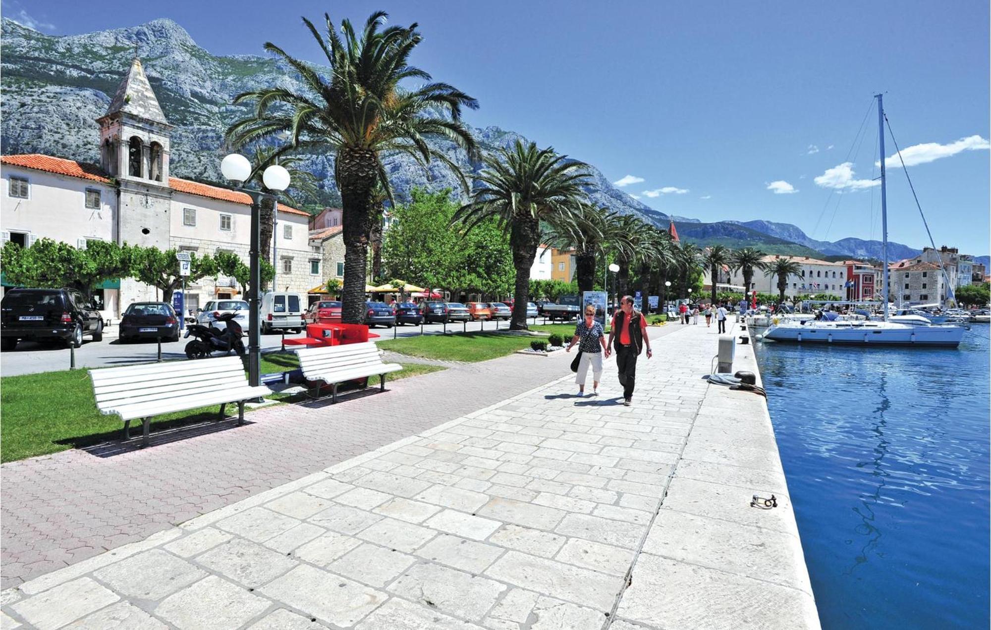 Stunning Apartment In Makarska With Wifi ภายนอก รูปภาพ